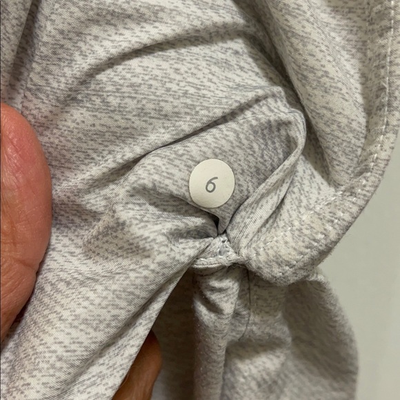 Lululemon beautiful lose yoga pants with the stretchy belt perfect condition - Picture 6 of 11